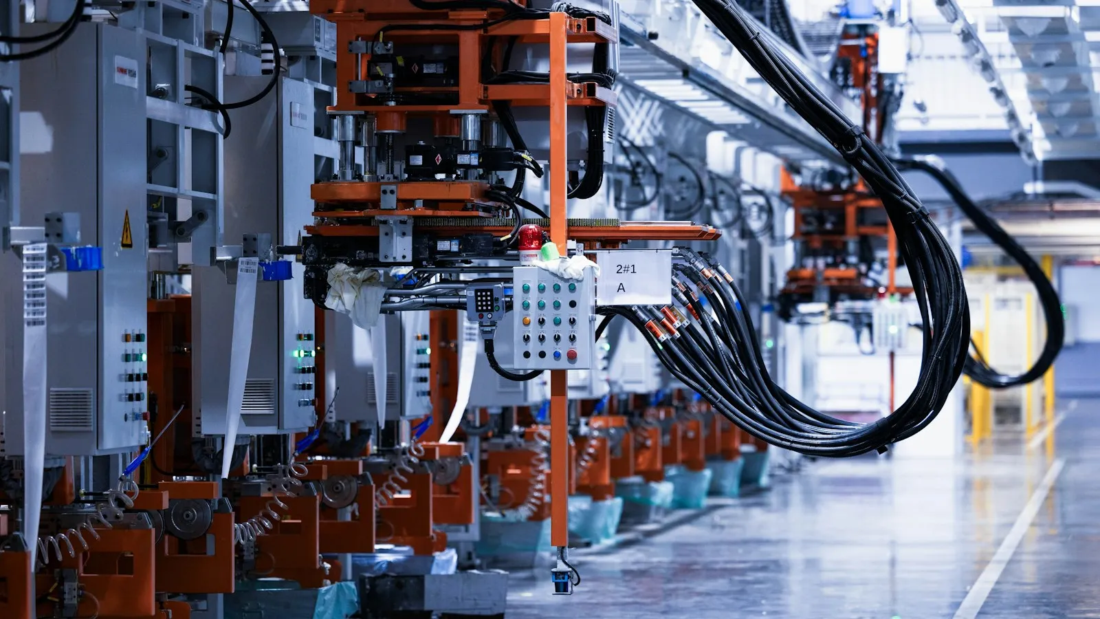 Máquinas en la línea de producción de una fábrica